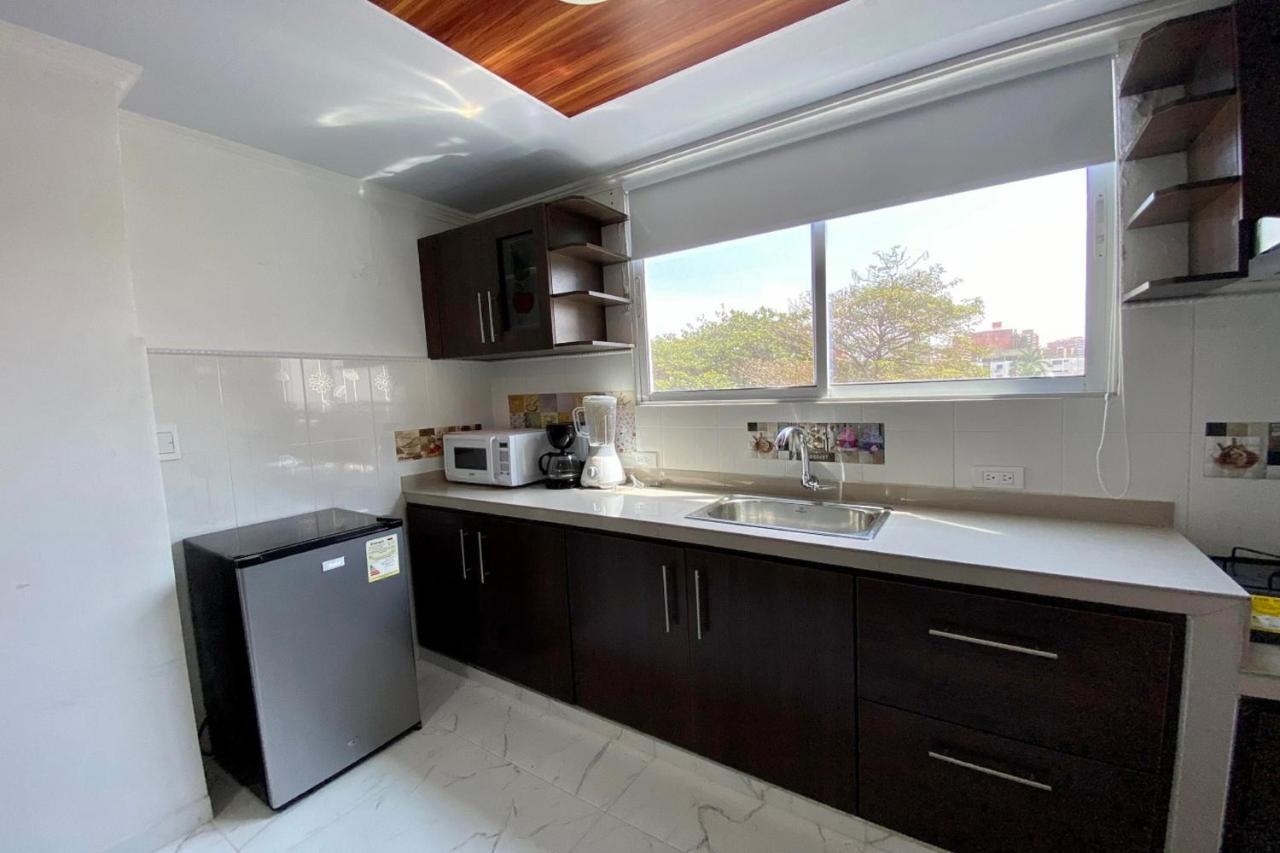 Villa Santos Apartaestudios Баранкила Екстериор снимка