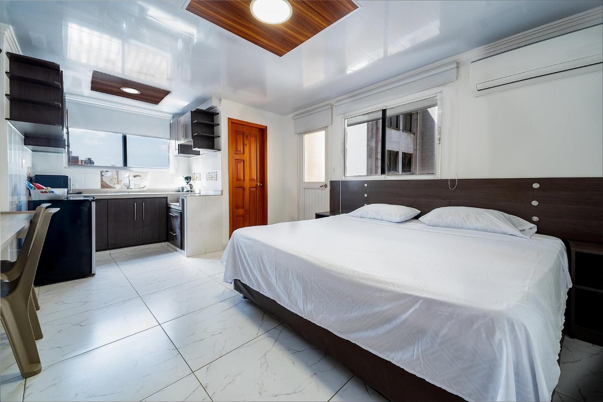 Villa Santos Apartaestudios Баранкила Екстериор снимка