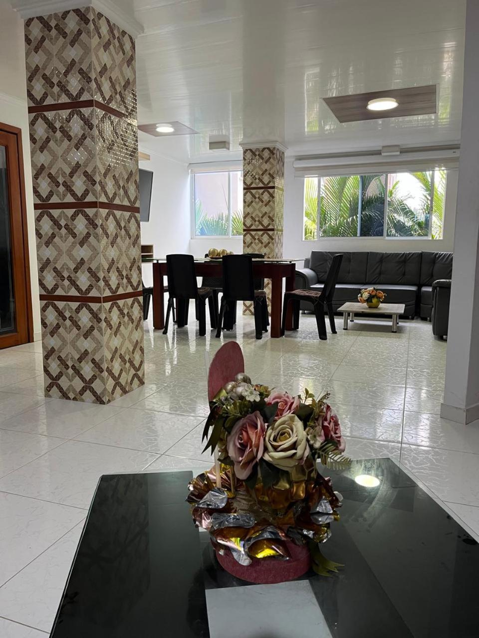 Villa Santos Apartaestudios Баранкила Екстериор снимка