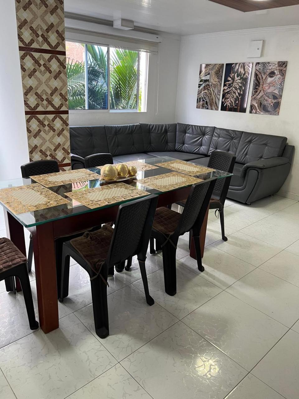 Villa Santos Apartaestudios Баранкила Екстериор снимка