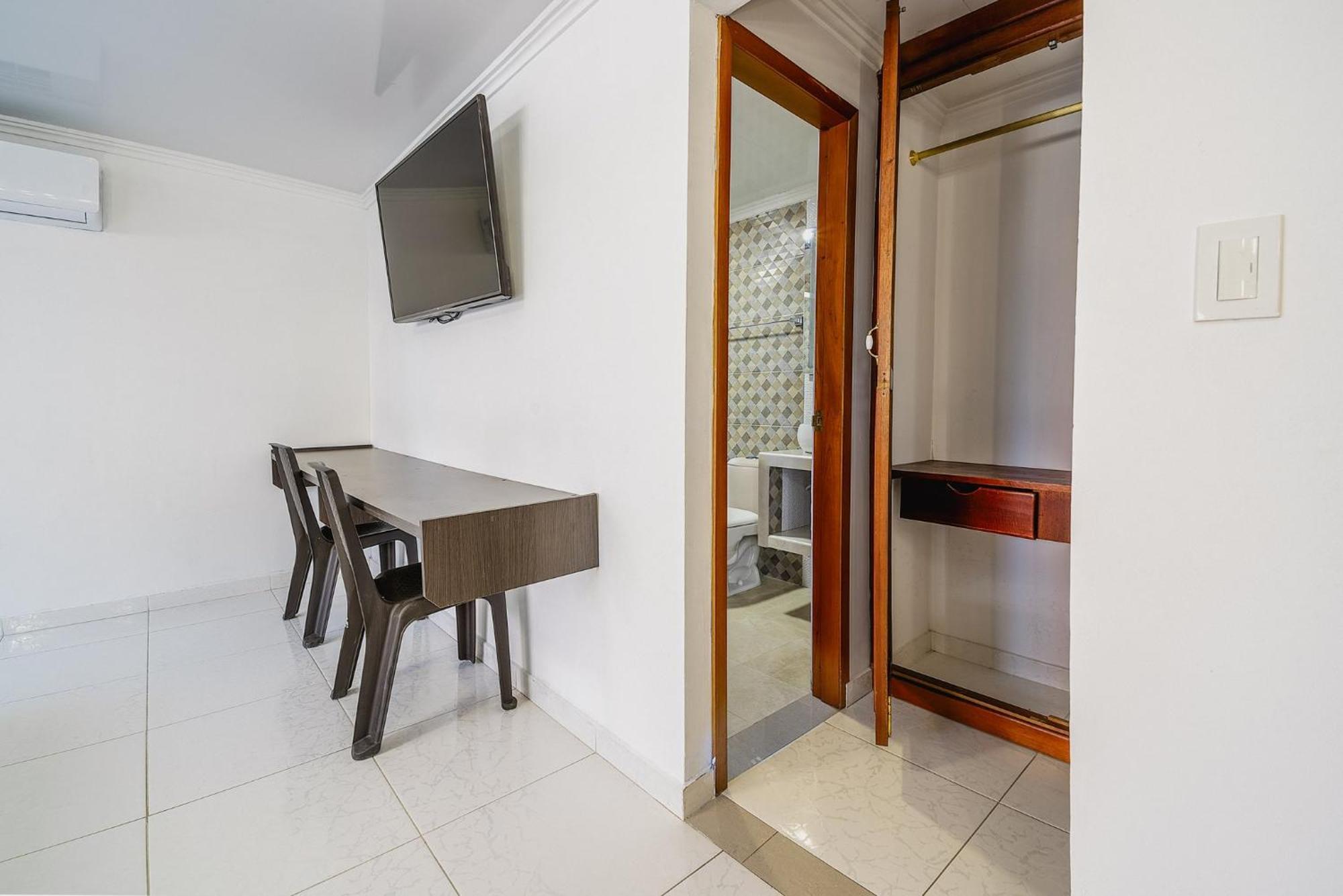 Villa Santos Apartaestudios Баранкила Екстериор снимка