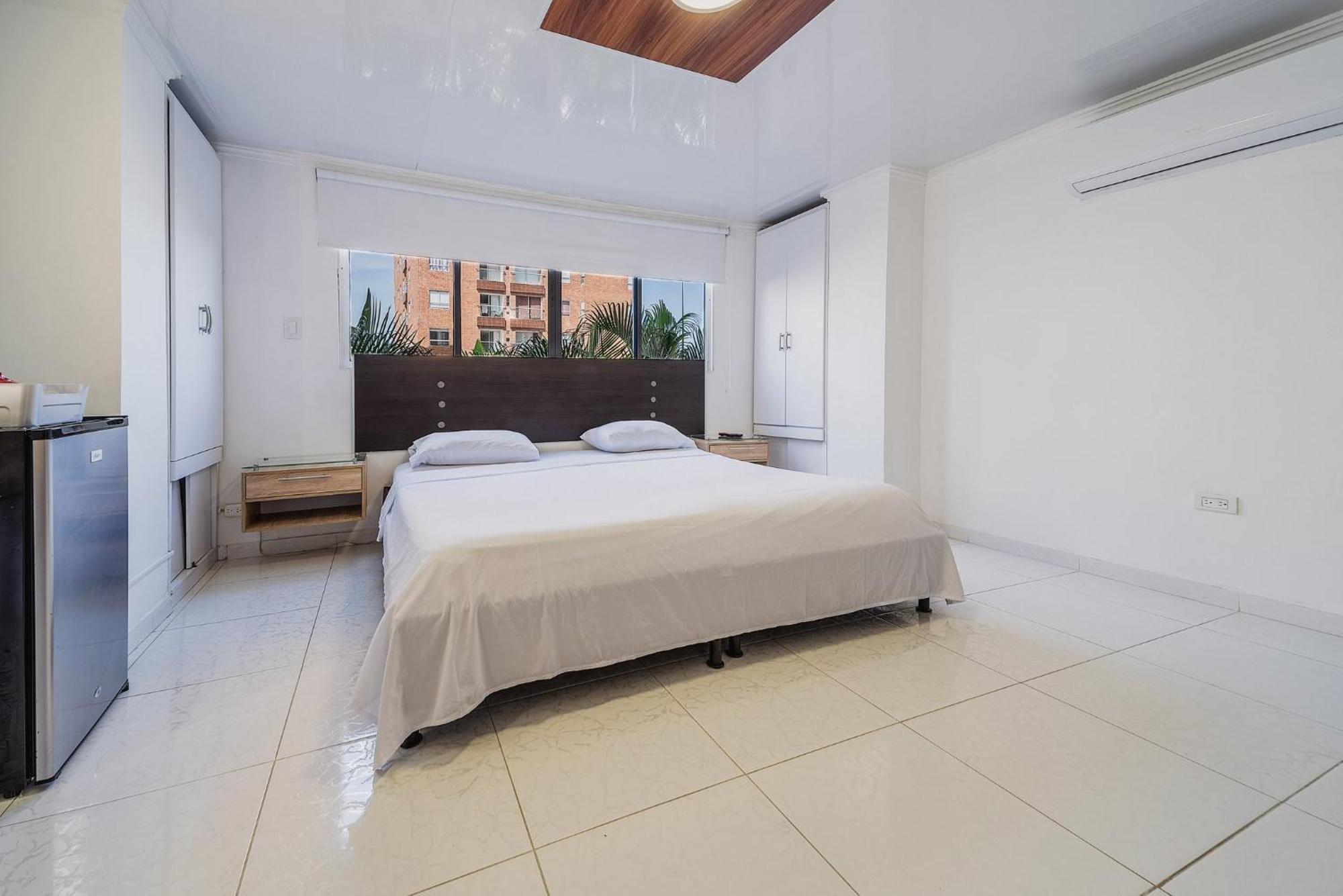 Villa Santos Apartaestudios Баранкила Екстериор снимка