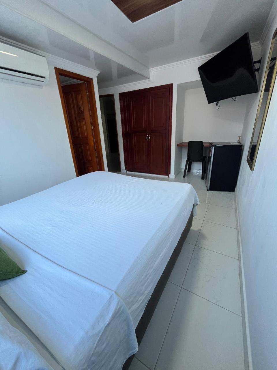 Villa Santos Apartaestudios Баранкила Екстериор снимка