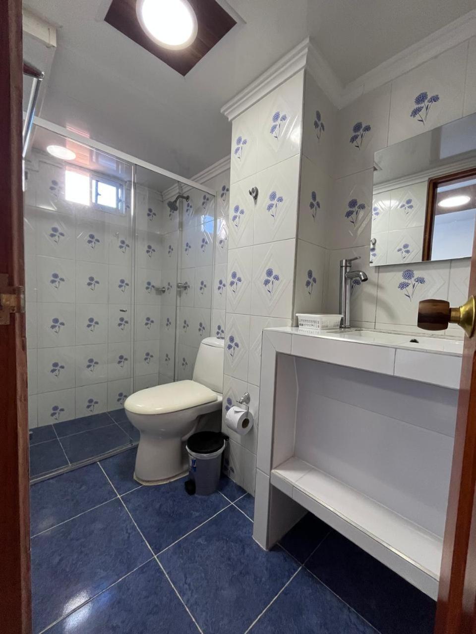 Villa Santos Apartaestudios Баранкила Екстериор снимка